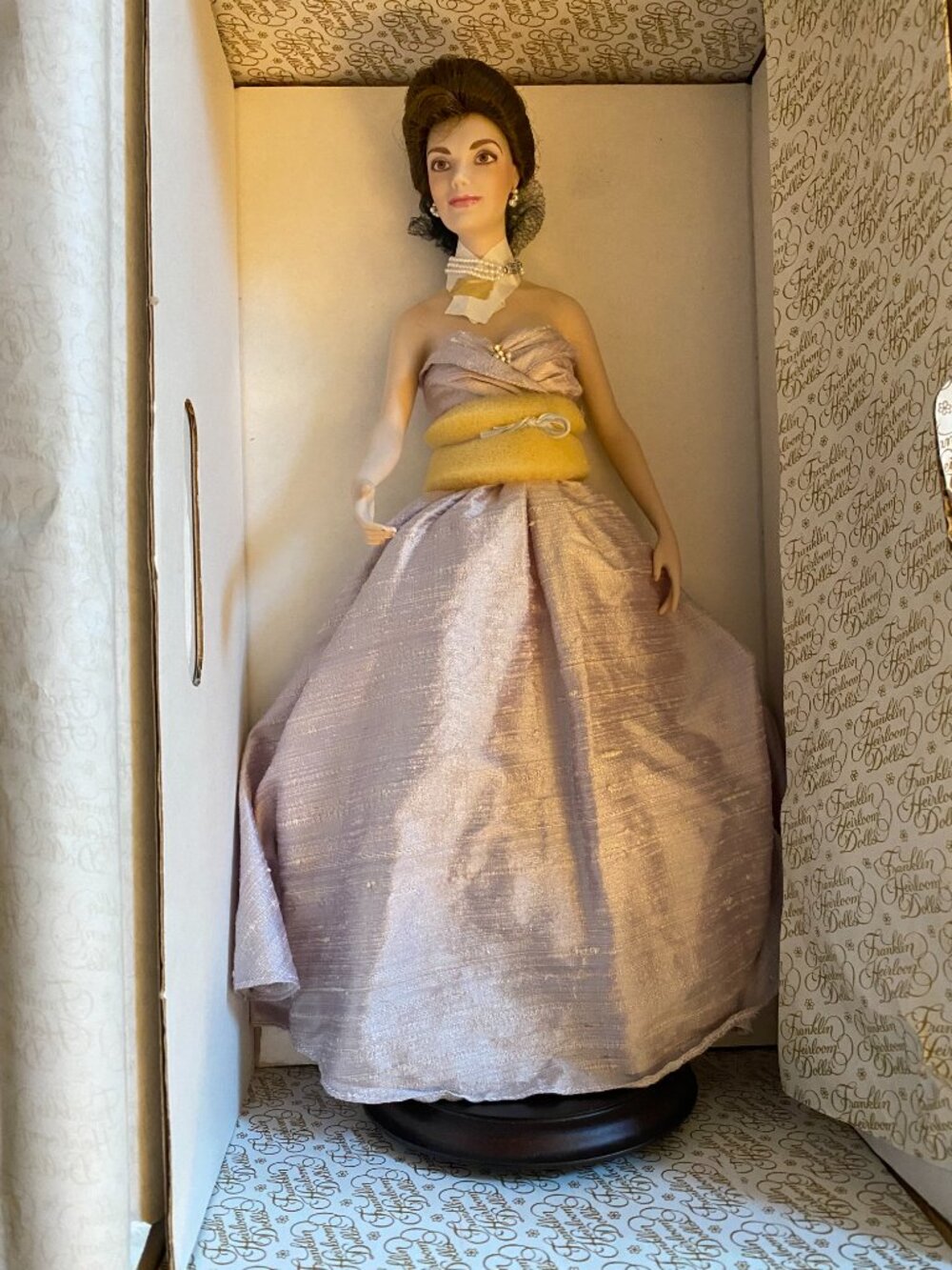 NIB RARE Franklin Mint Jackie Kennedy 15" Porcelain Doll